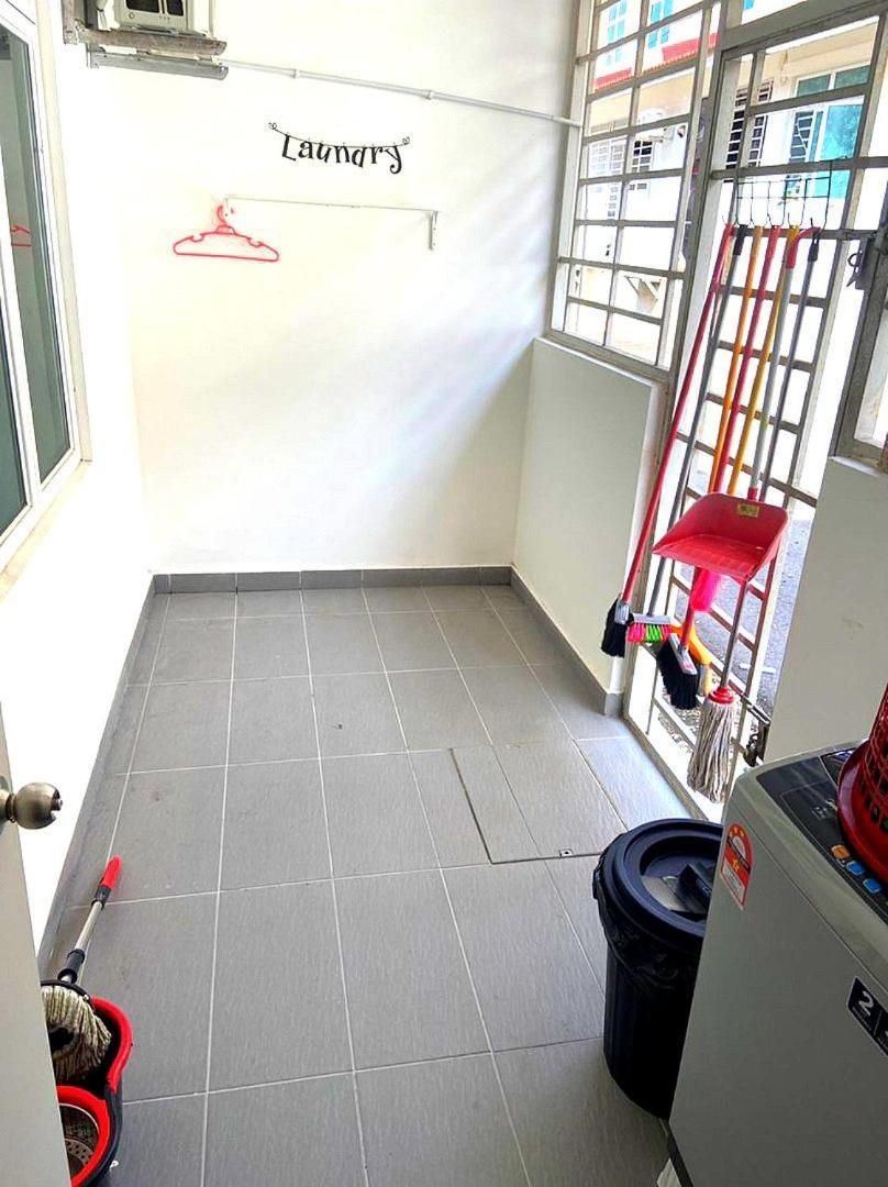 Desaru 16Pax Family With Private Mini Pool & Jacuzzi Villa โกตา ติงกี ภายนอก รูปภาพ
